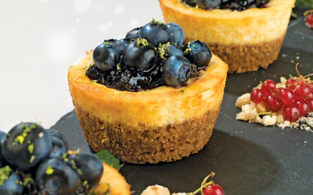 MINI CHEESECAKE WITH BLUEBERRIES